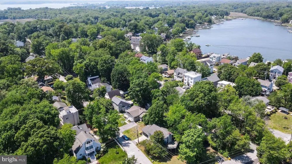 3328 Shore Dr, Annapolis, MD 21403