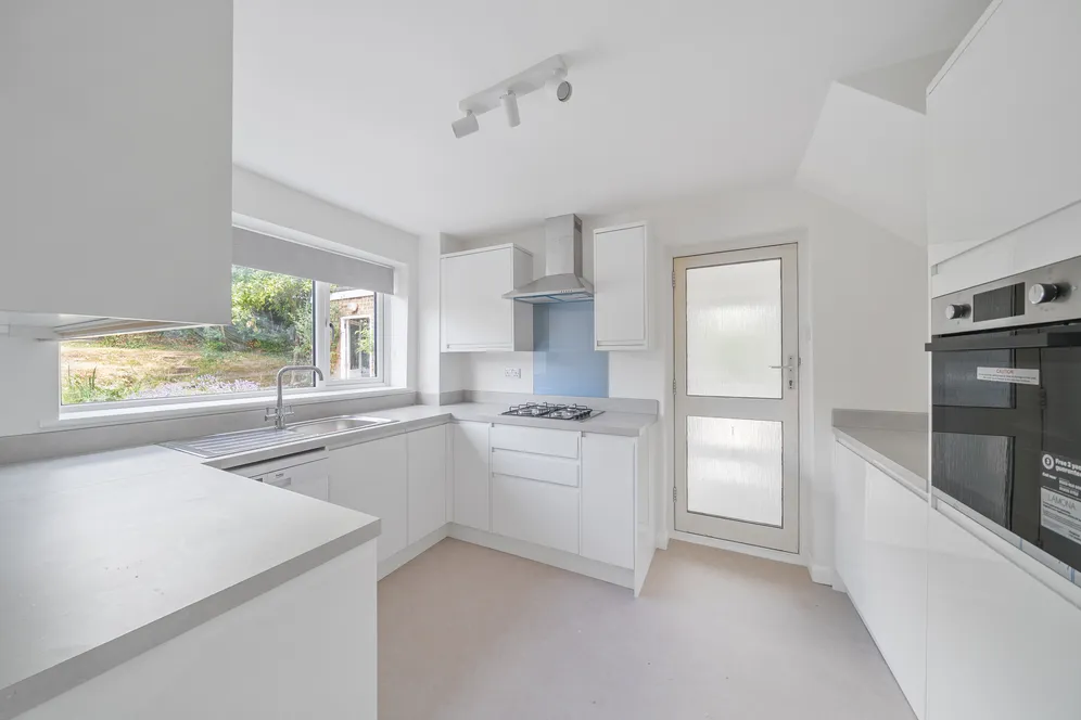 Arnett Way, Rickmansworth, WD3 photo 2