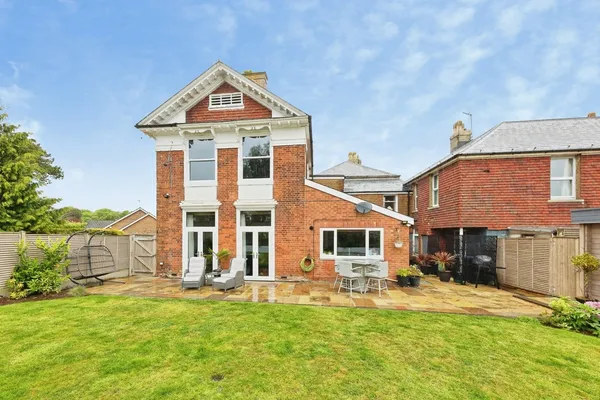 Beauxfield, Whitfield, Dover, Kent, CT16
