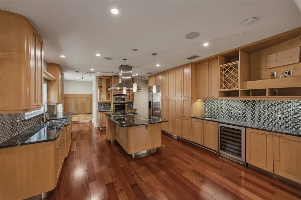 3001 W San Rafael St, Tampa, FL 33629