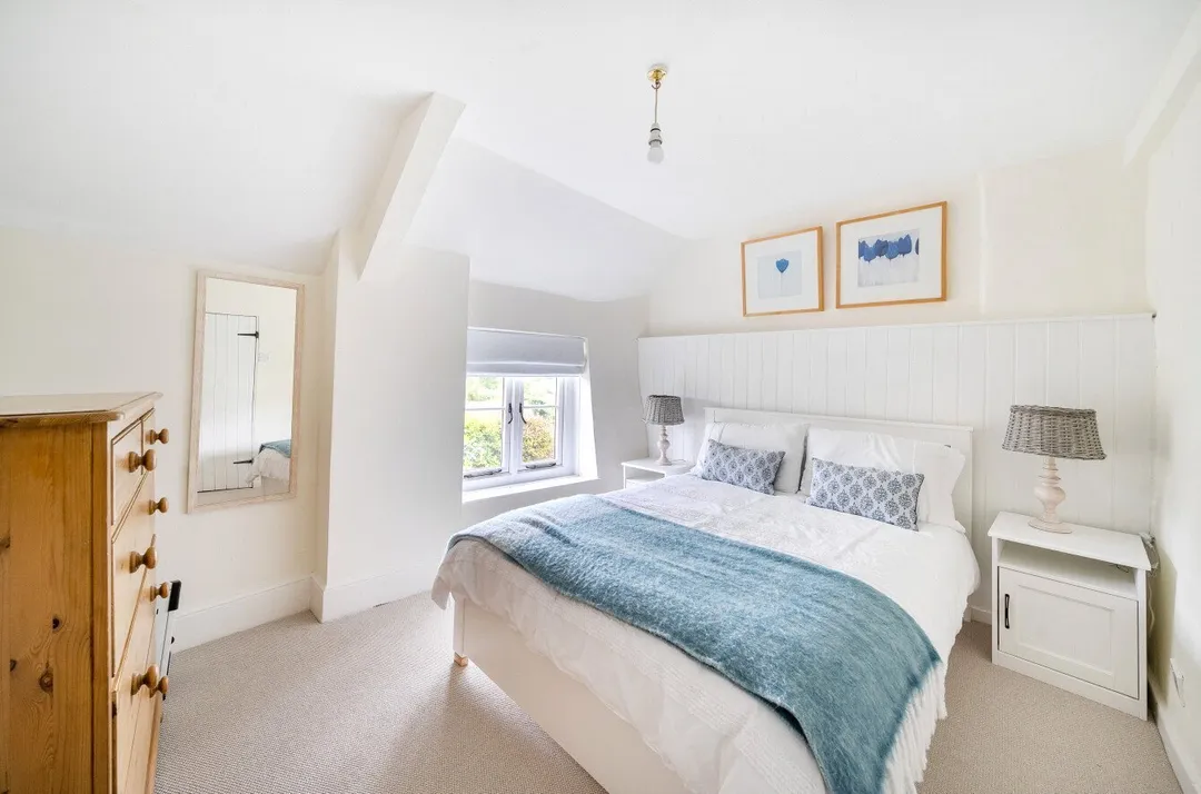 https://mr0.homeflow-assets.co.uk/files/photo/image/47310/8143/_x_/TOP260120_12.jpg