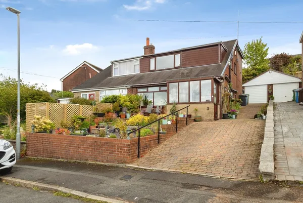 Claytons Close, Springhead, Oldham, L...