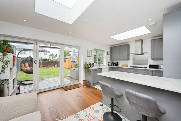 Lawrence Avenue, New Malden, KT3