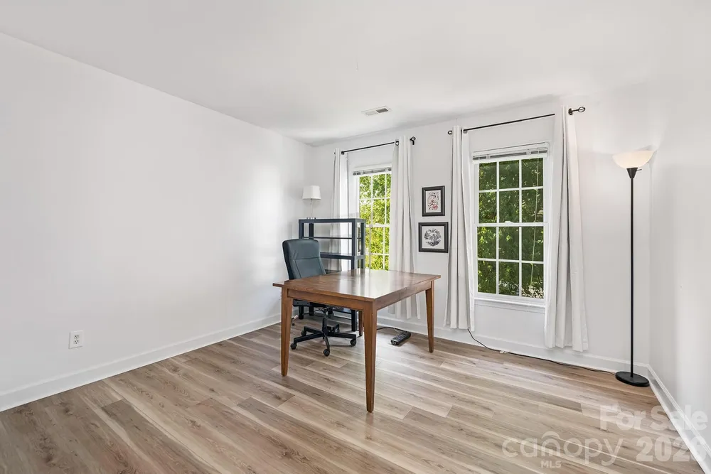 8908 Leinster Dr, Charlotte, NC 28277