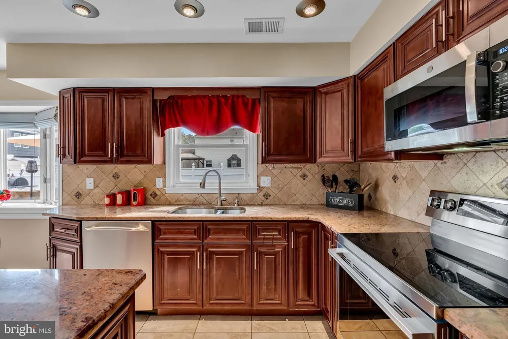 23 N Rhoda St, Monroe Township, NJ 08831