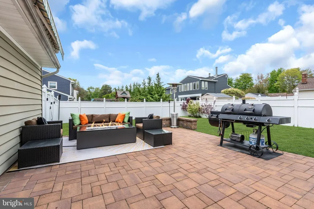 23 N Rhoda St, Monroe Township, NJ 08831