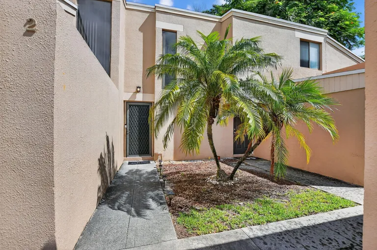 1061 NW 13th St, Boca Raton, FL 33486
