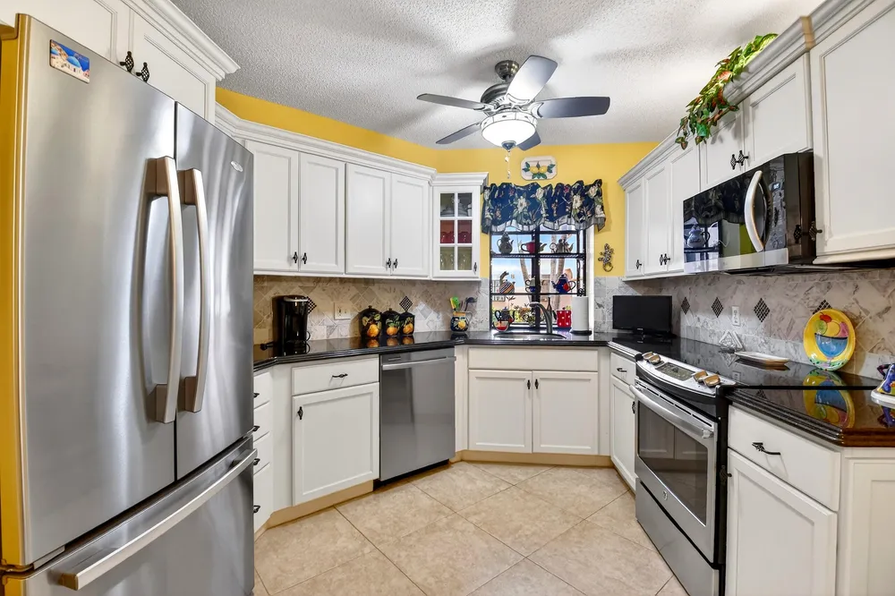 5188 Europa Dr, Boynton Beach, FL 33437