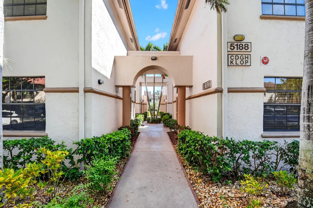5188 Europa Dr, Boynton Beach, FL 33437