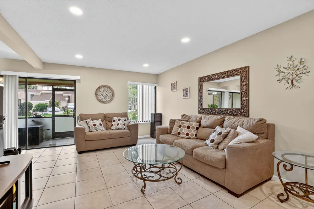 1061 NW 13th St, Boca Raton, FL 33486