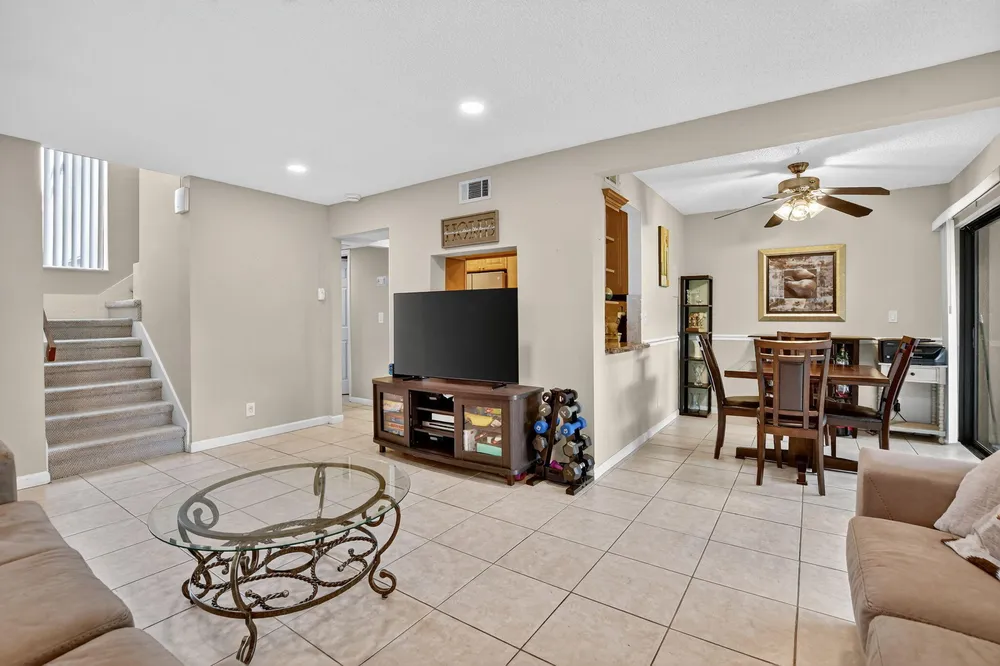 1061 NW 13th St, Boca Raton, FL 33486