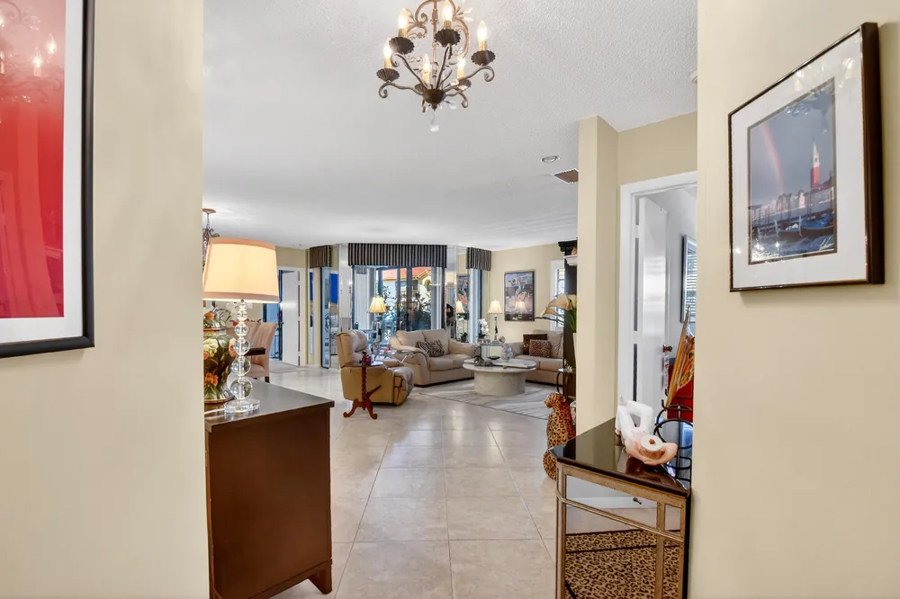5188 Europa Dr, Boynton Beach, FL 33437