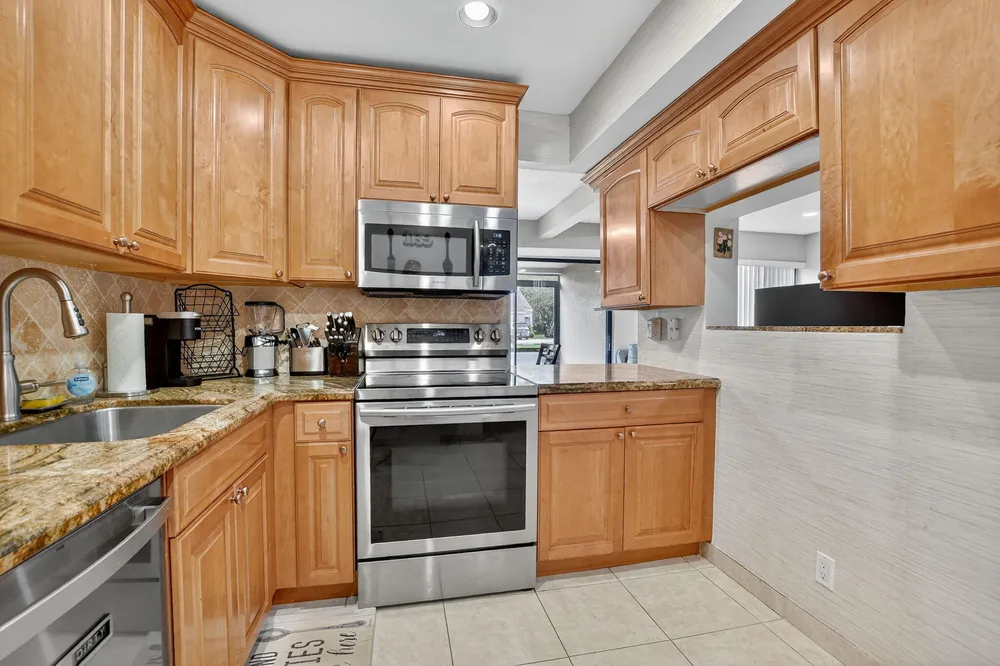 1061 NW 13th St, Boca Raton, FL 33486