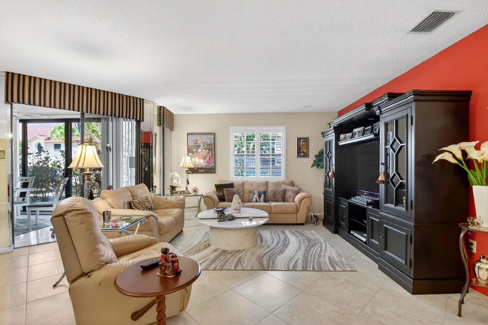 5188 Europa Dr, Boynton Beach, FL 33437