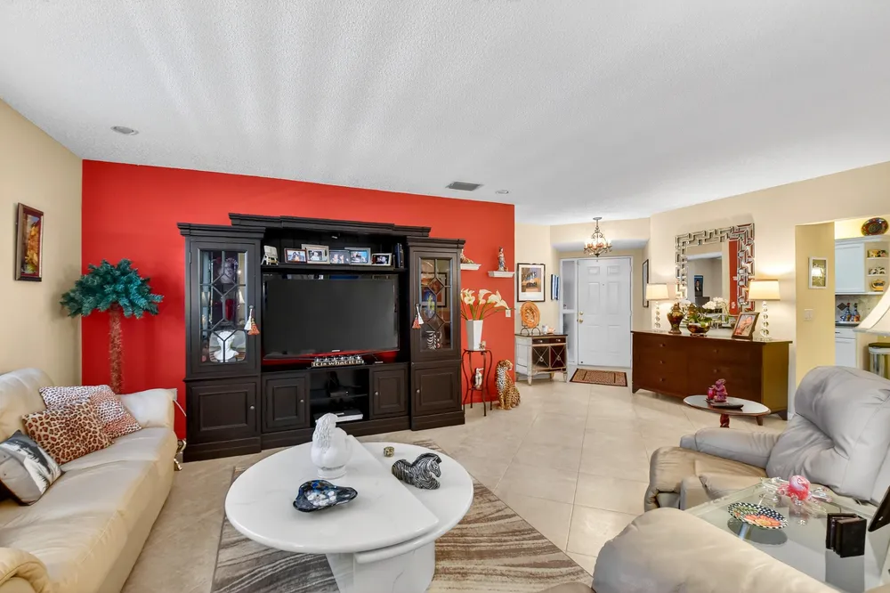 5188 Europa Dr, Boynton Beach, FL 33437