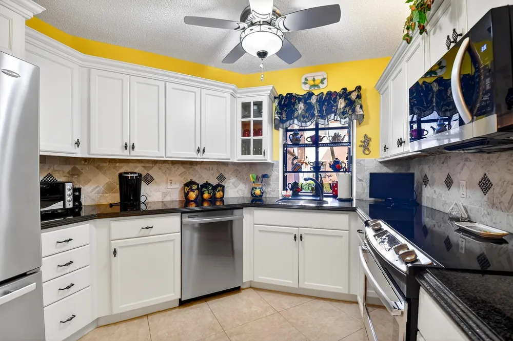 5188 Europa Dr, Boynton Beach, FL 33437