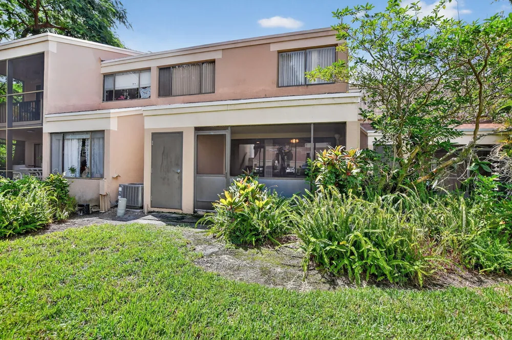 1061 NW 13th St, Boca Raton, FL 33486