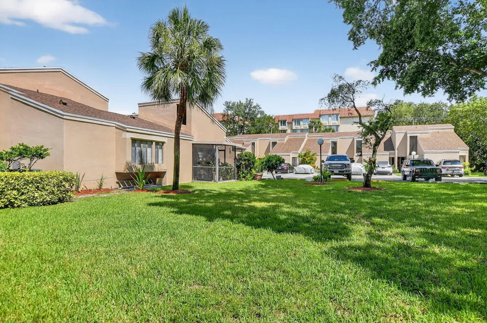 1061 NW 13th St, Boca Raton, FL 33486