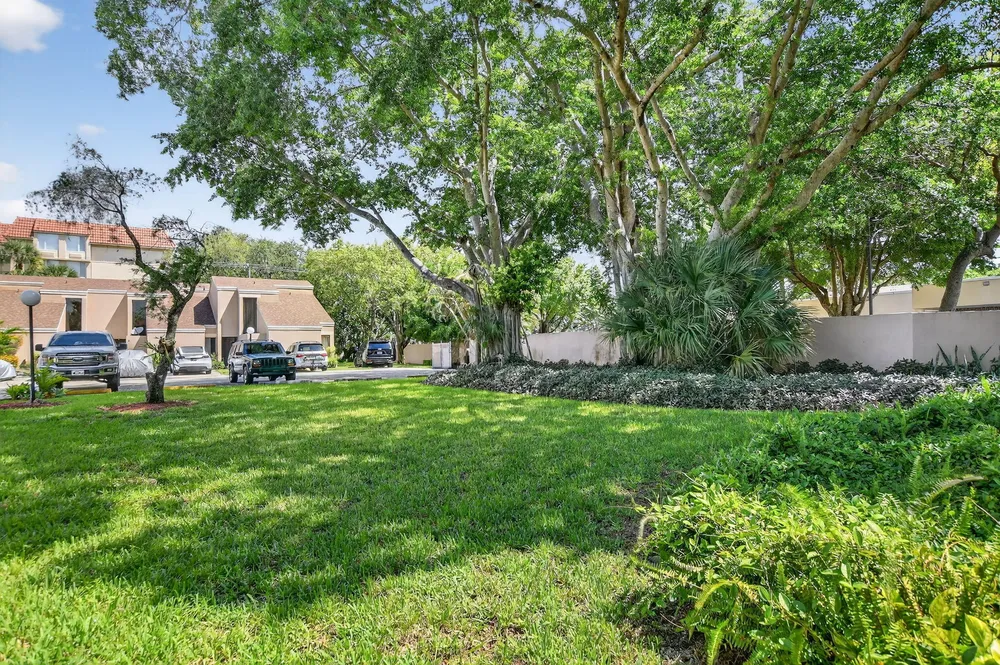 1061 NW 13th St, Boca Raton, FL 33486