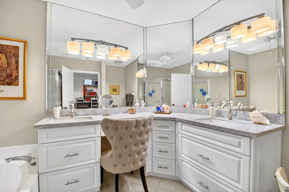 5188 Europa Dr, Boynton Beach, FL 33437