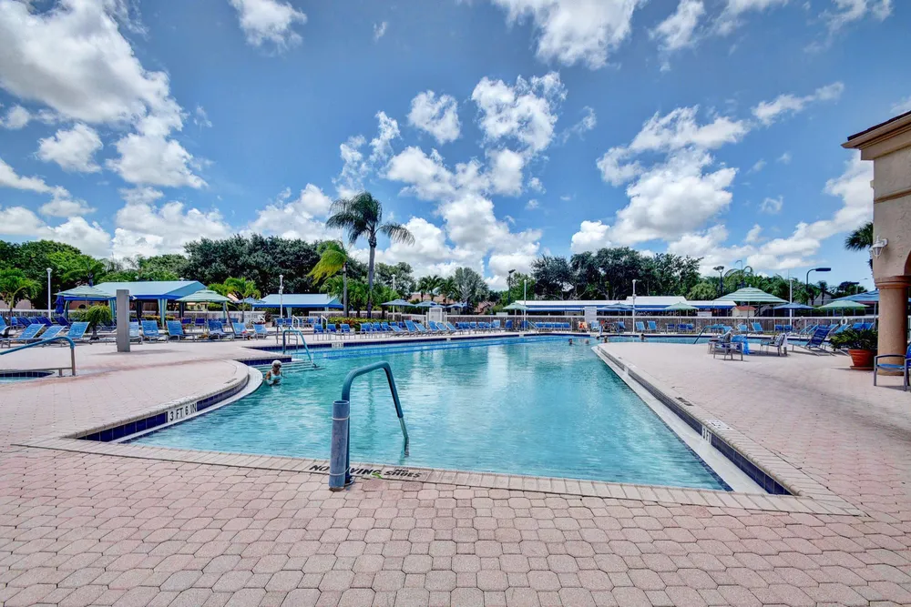 5188 Europa Dr, Boynton Beach, FL 33437