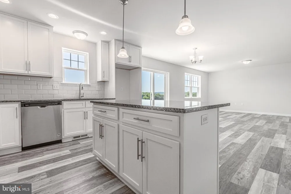 322 Valley View Circle, York, PA 17408