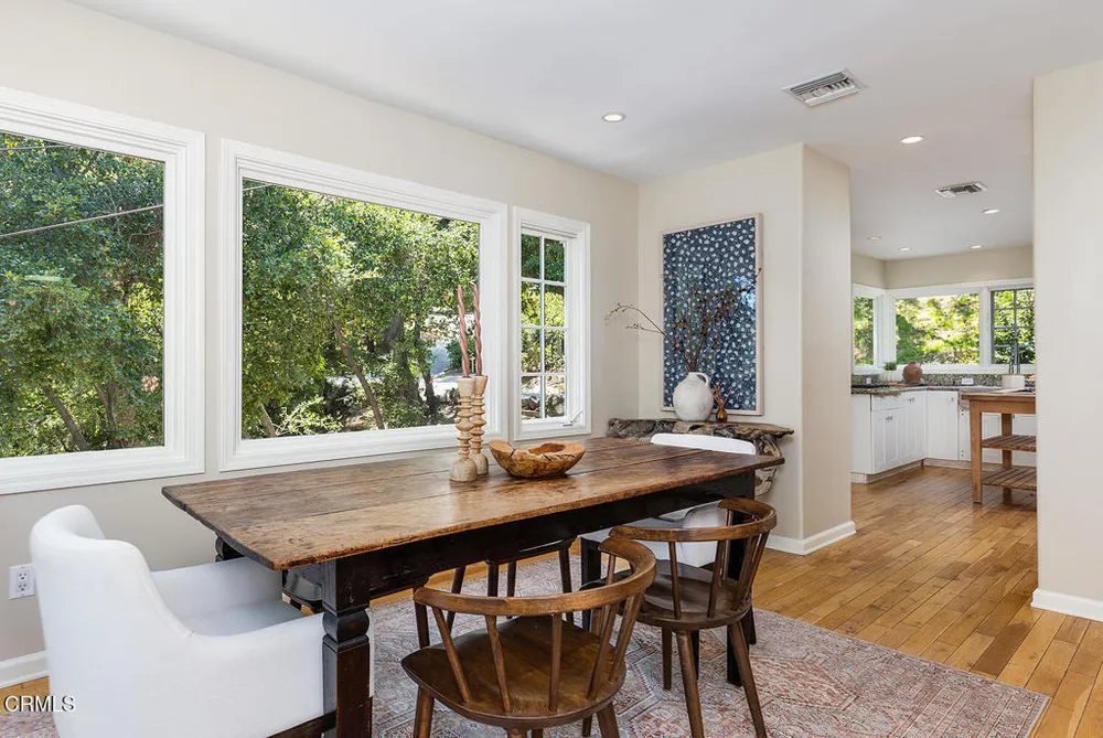 4086 Hampstead Rd, La Canada Flintridge, CA 91011