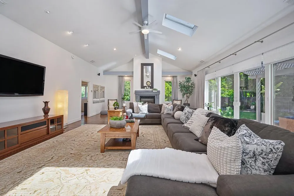 3645 Las Pasas Way, Sacramento, CA 95864