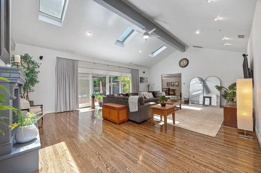 3645 Las Pasas Way, Sacramento, CA 95864