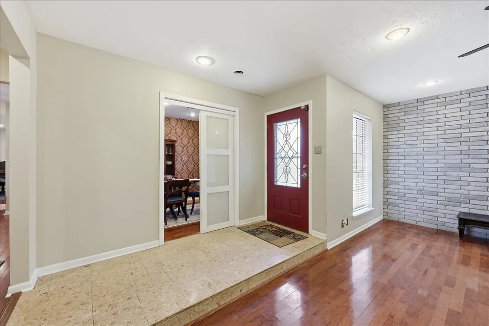 6155 Westgate Dr, Beaumont, TX 77706