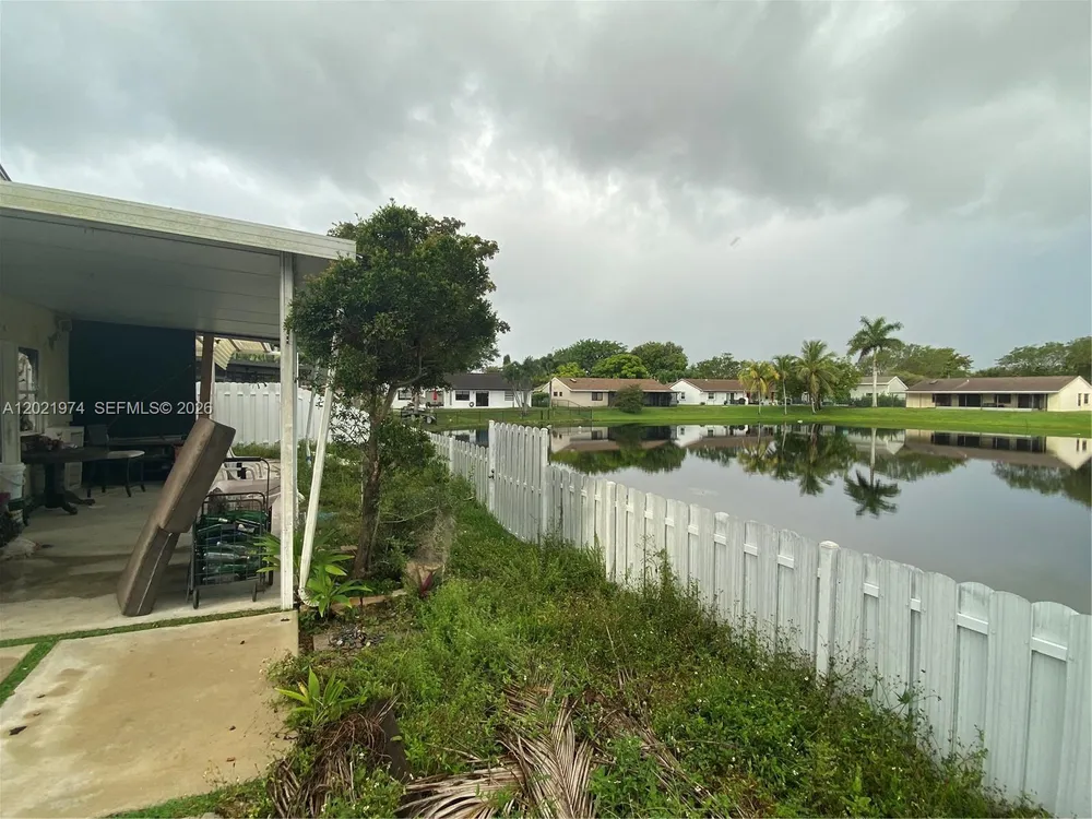 901 Cumberland Terrace, Davie, FL 33325