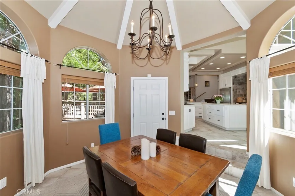 355 Cedar Ridge Dr, Lake Arrowhead, CA 92352