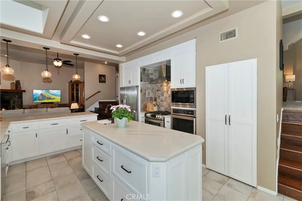 355 Cedar Ridge Dr, Lake Arrowhead, CA 92352