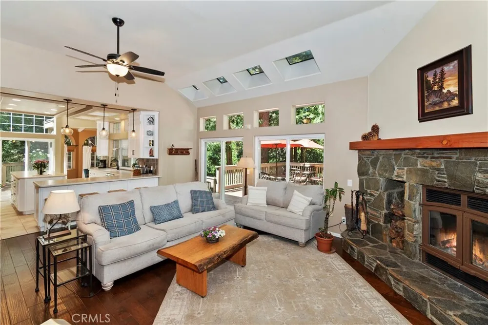 355 Cedar Ridge Dr, Lake Arrowhead, CA 92352