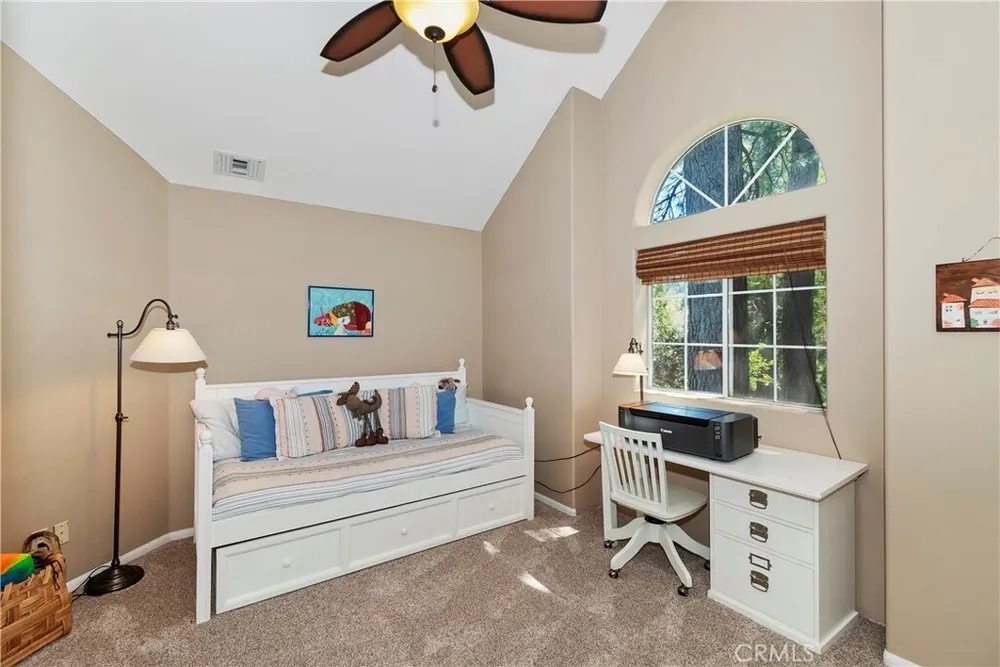 355 Cedar Ridge Dr, Lake Arrowhead, CA 92352