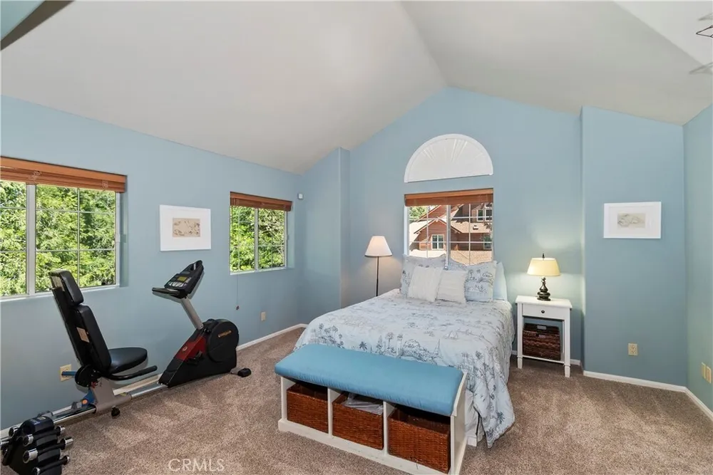 355 Cedar Ridge Dr, Lake Arrowhead, CA 92352