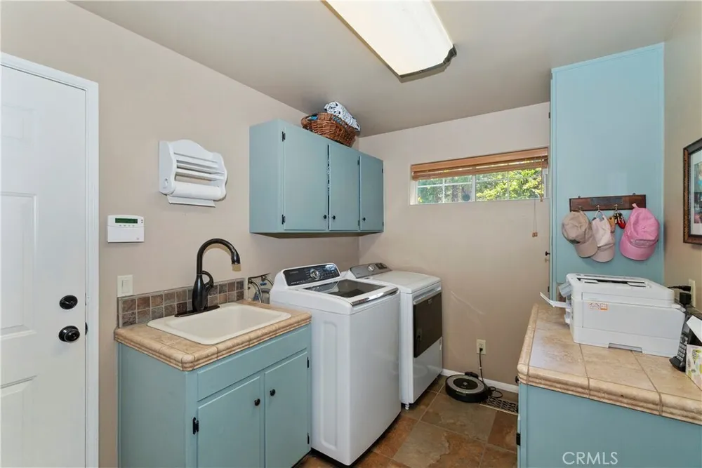 355 Cedar Ridge Dr, Lake Arrowhead, CA 92352