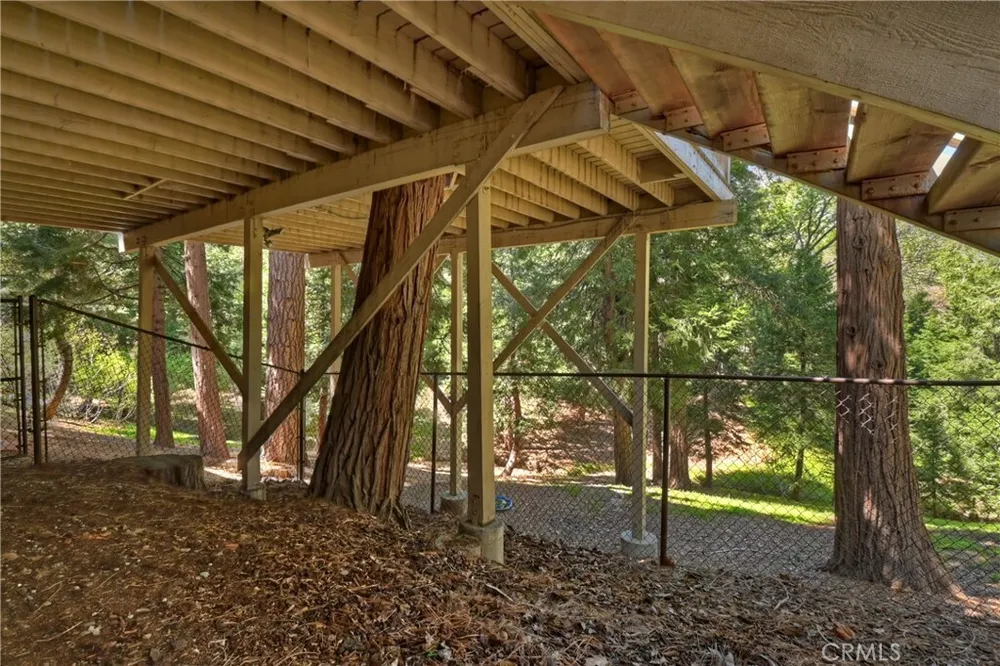 355 Cedar Ridge Dr, Lake Arrowhead, CA 92352
