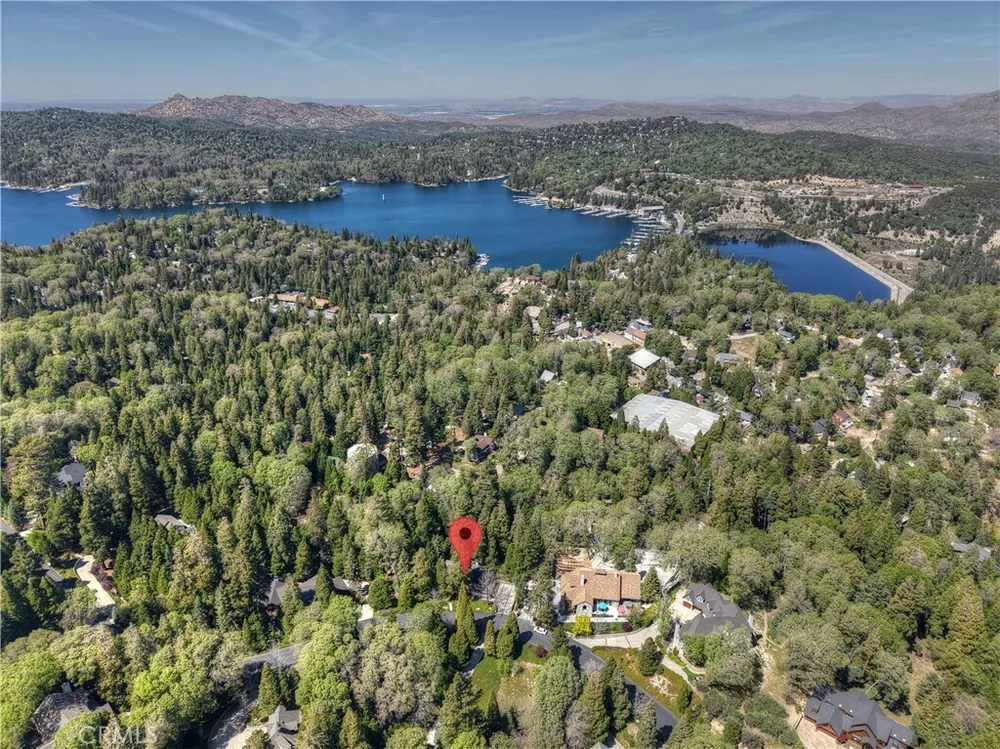 355 Cedar Ridge Dr, Lake Arrowhead, CA 92352