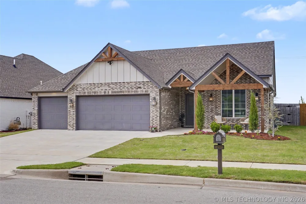 2918 E Rockford Pl, Broken Arrow, OK 74014-3497