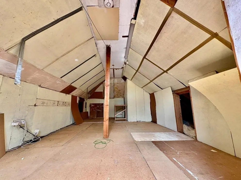 Property carousel item 14