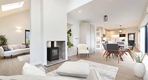 Leatherhead Road, Great Bookham, Surr...