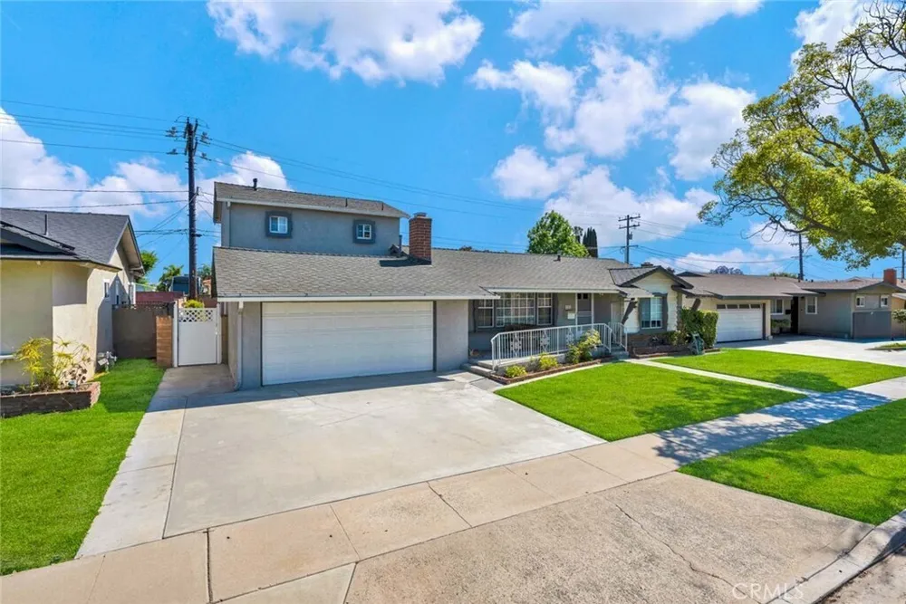 3222 W Sunview Dr, Anaheim, CA 92804