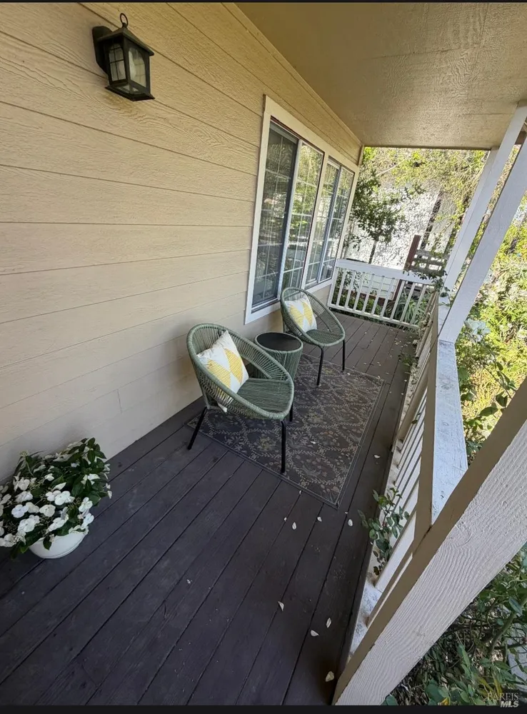 1731 Walnut Creek Dr, Santa Rosa, CA 95403