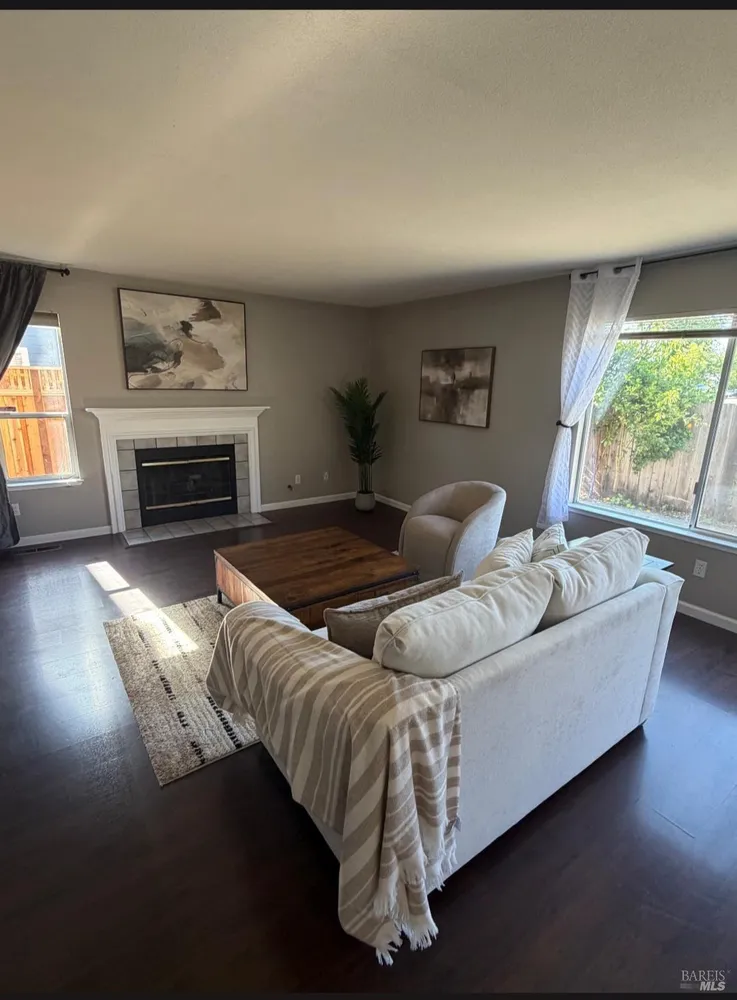 1731 Walnut Creek Dr, Santa Rosa, CA 95403