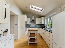 Kennion Road, Wells thumb 2