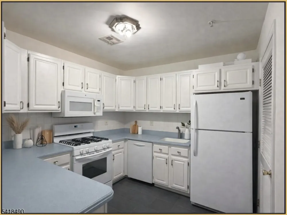 84 Union St, Newark, NJ 07105