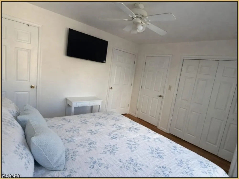 84 Union St, Newark, NJ 07105