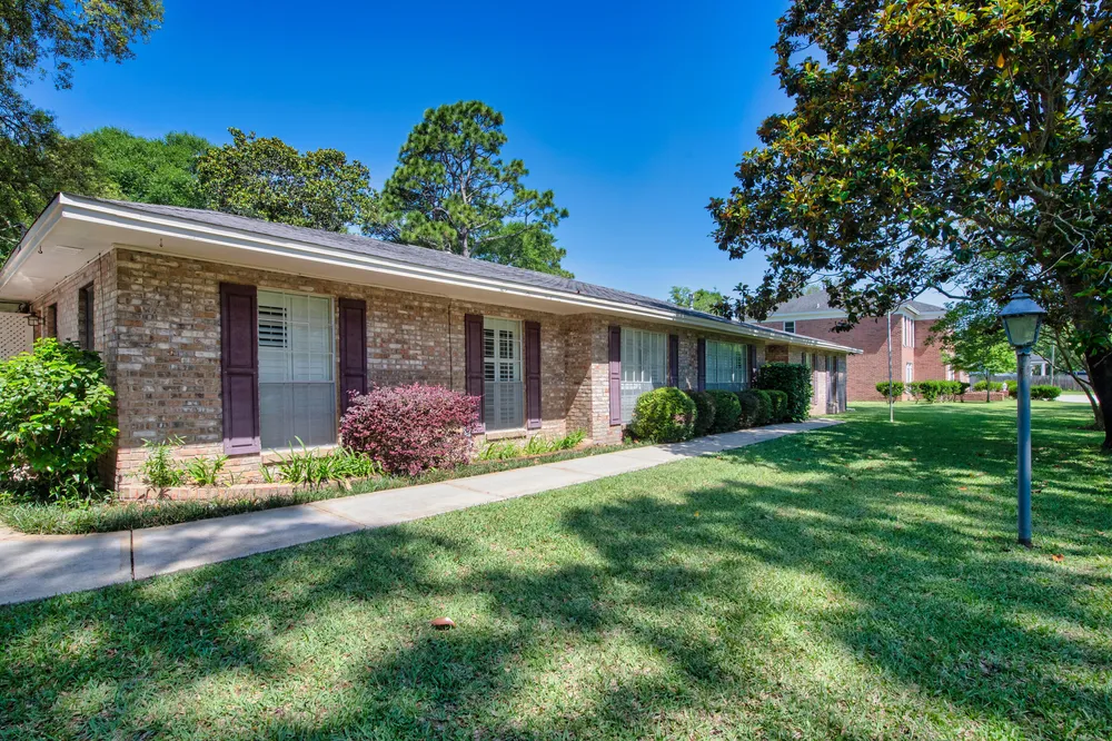 645 Country Club Ave NE, Fort Walton Beach, FL 32547