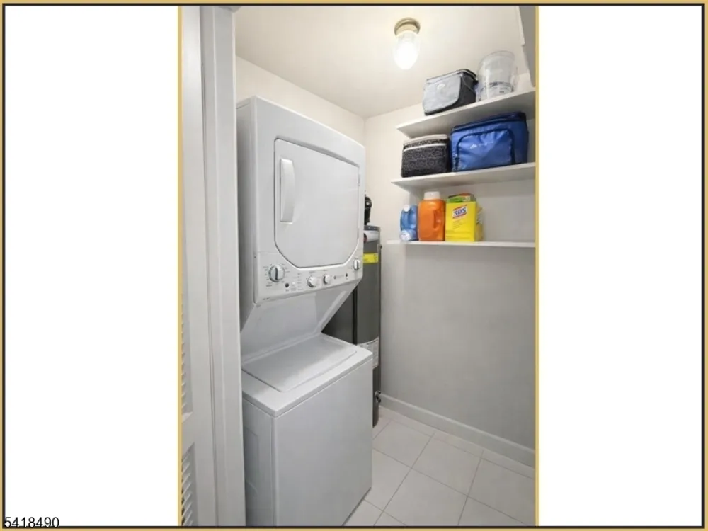 84 Union St, Newark, NJ 07105